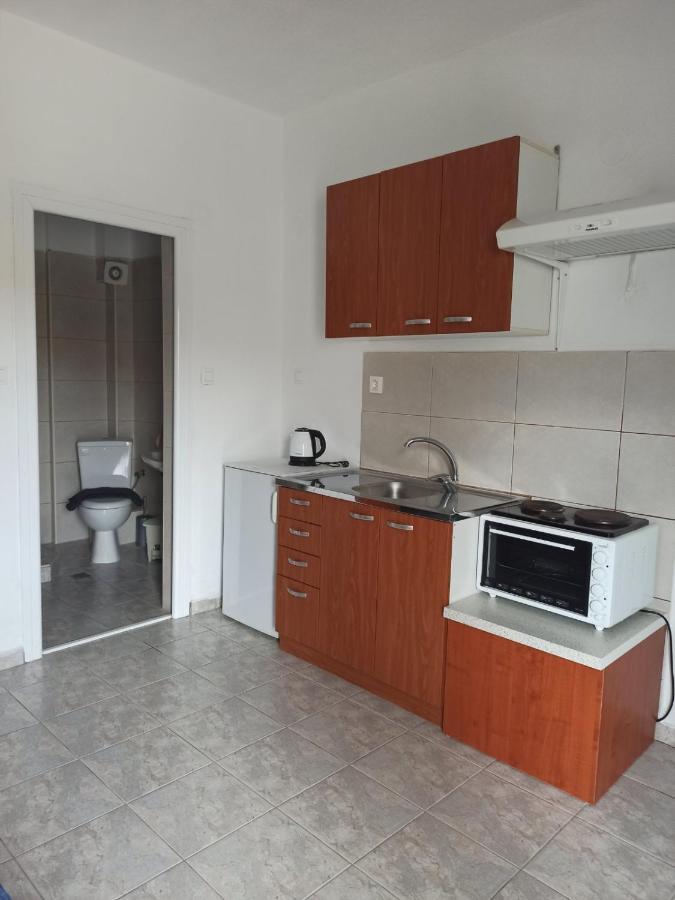 New Era 2 Apartment Polychrono Bagian luar foto